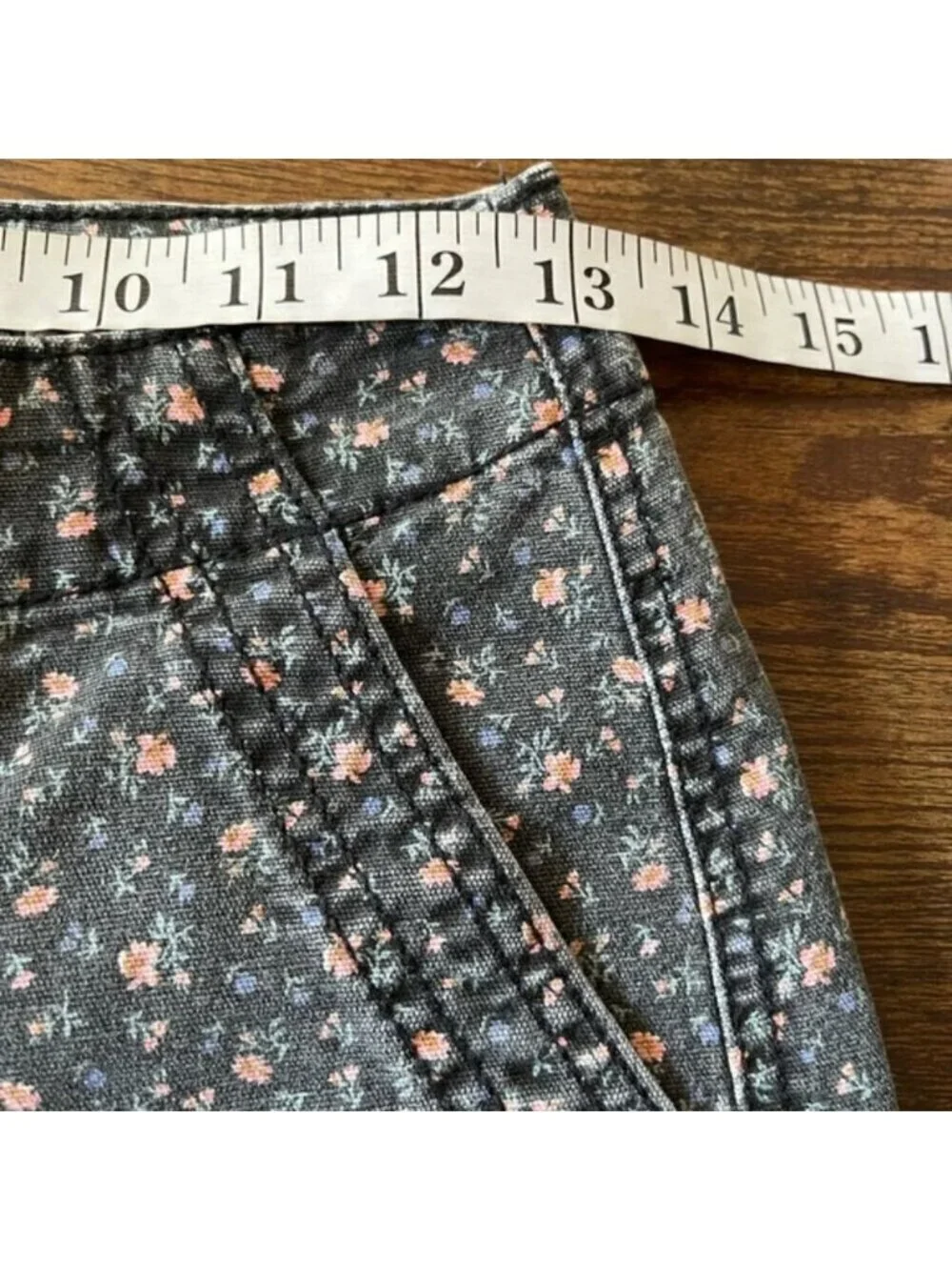 American Eagle high rise floral cargo grey pink pants size 0 Cottagecore Boho